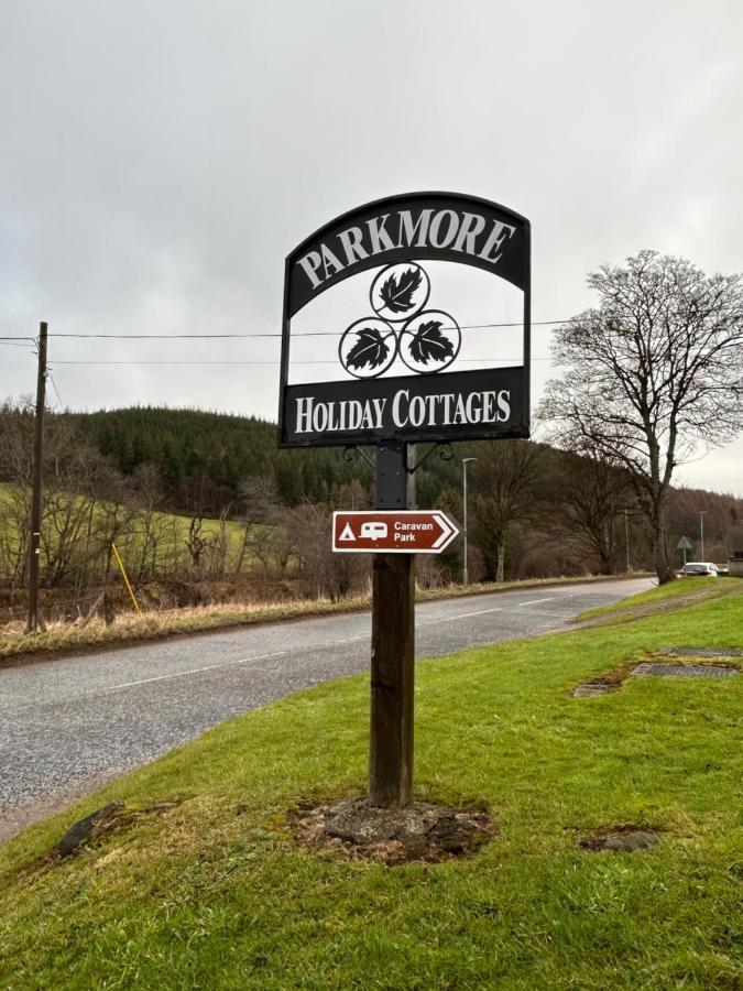 Parkmore Holiday Cottages Dufftown Extérieur photo